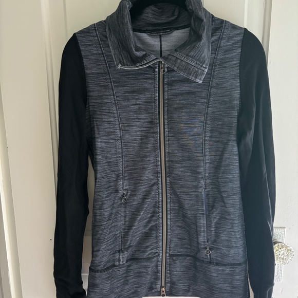 Lululemon Full-Zip Run Jacket - Picture 3 of 3